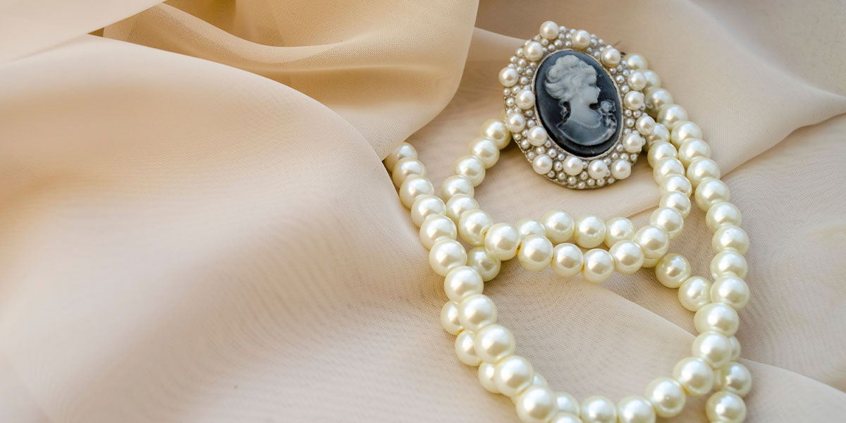 Pearl necklace estate jewelry for sale.