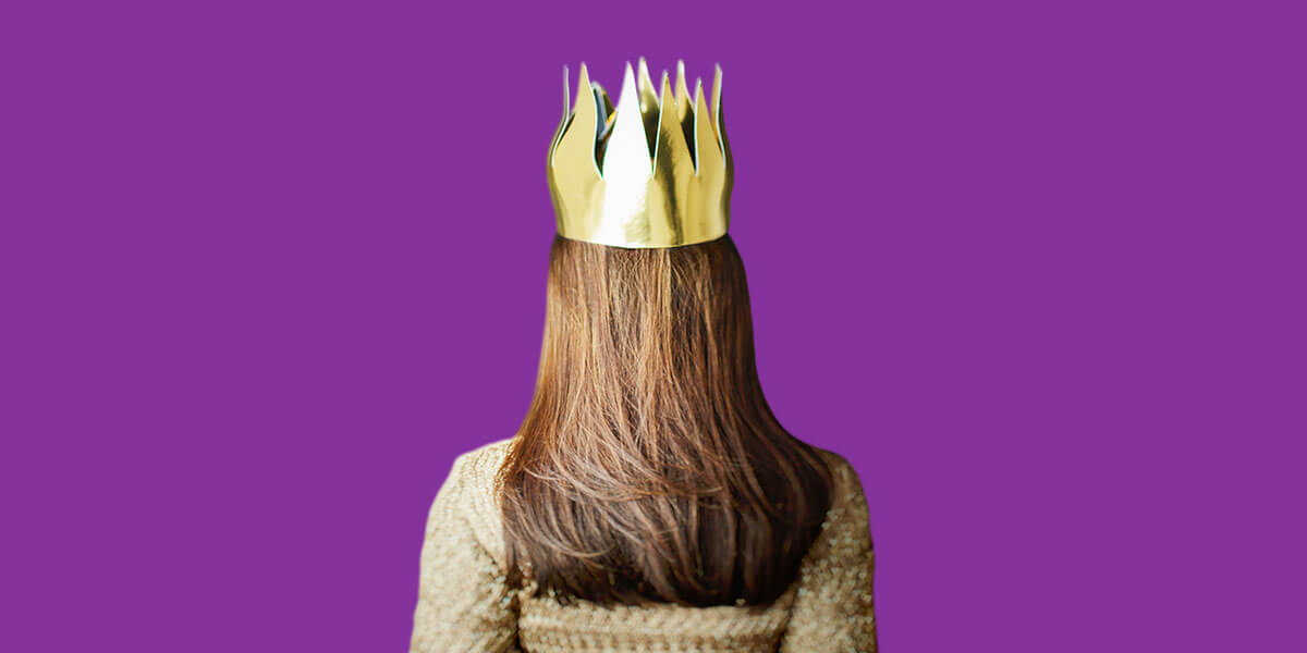 Daughter wearing crown